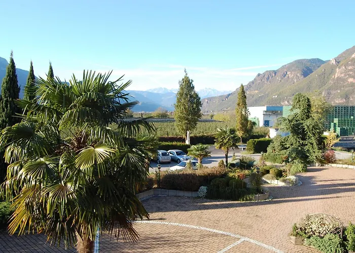 潘蓝斯塔雷花园酒店 酒店 博尔扎诺